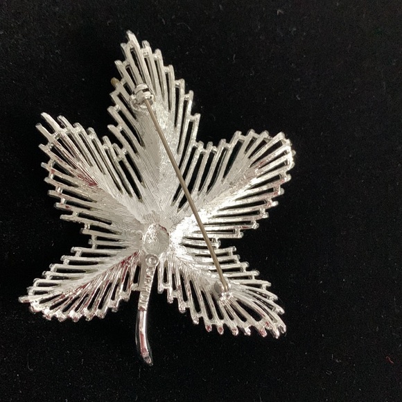Sarah Coventry Maple Leaf Brooch Pin Textured Silver Tone 2 7/8” Nice Weight - Picture 6 of 12